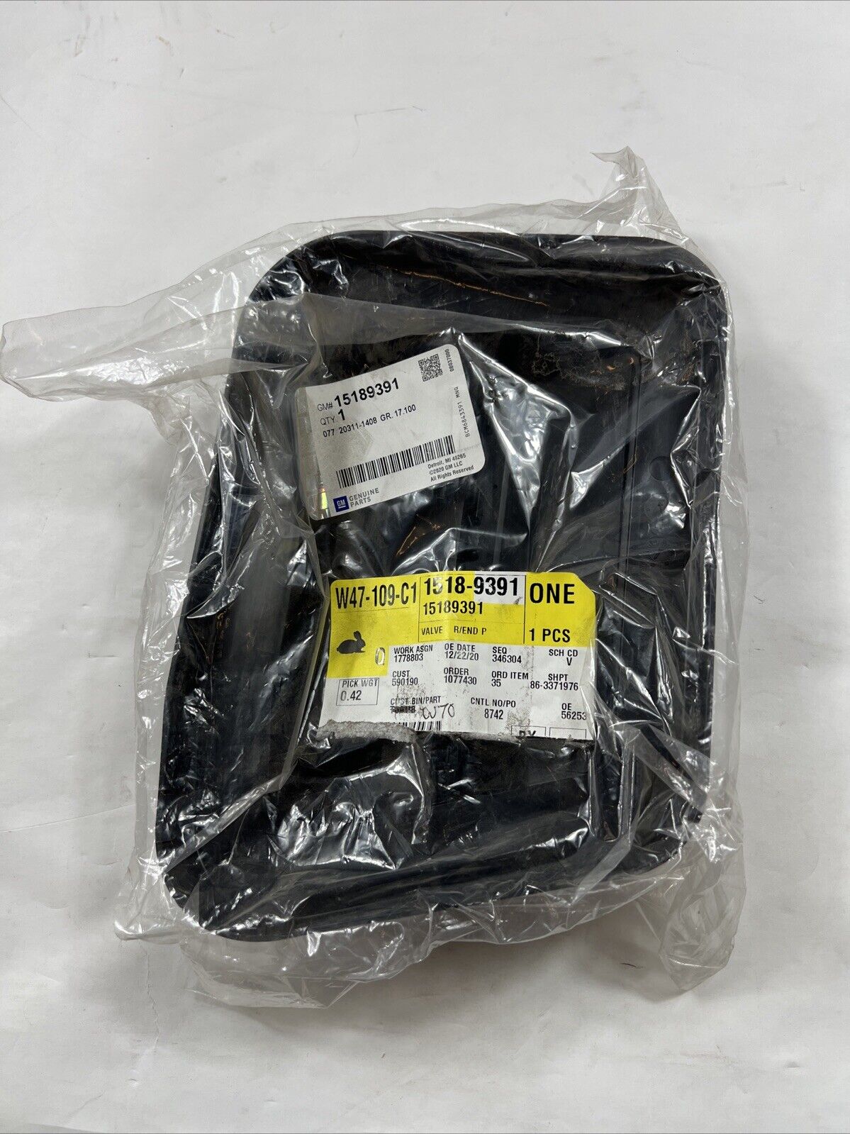 Genuine OEM GM Chevrolet Trailblazer Body Pressure Relief Valve 02-09 15189391