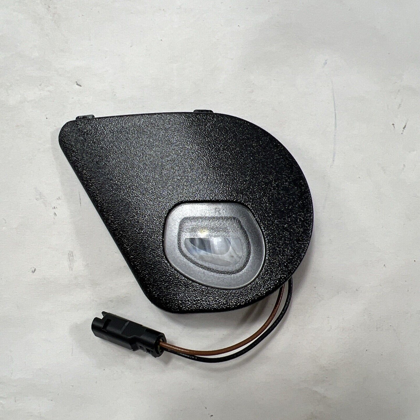 Genuine OEM Mopar RAM 1500 3500 Puddle Lamp Right 2019-2024 68460764AA