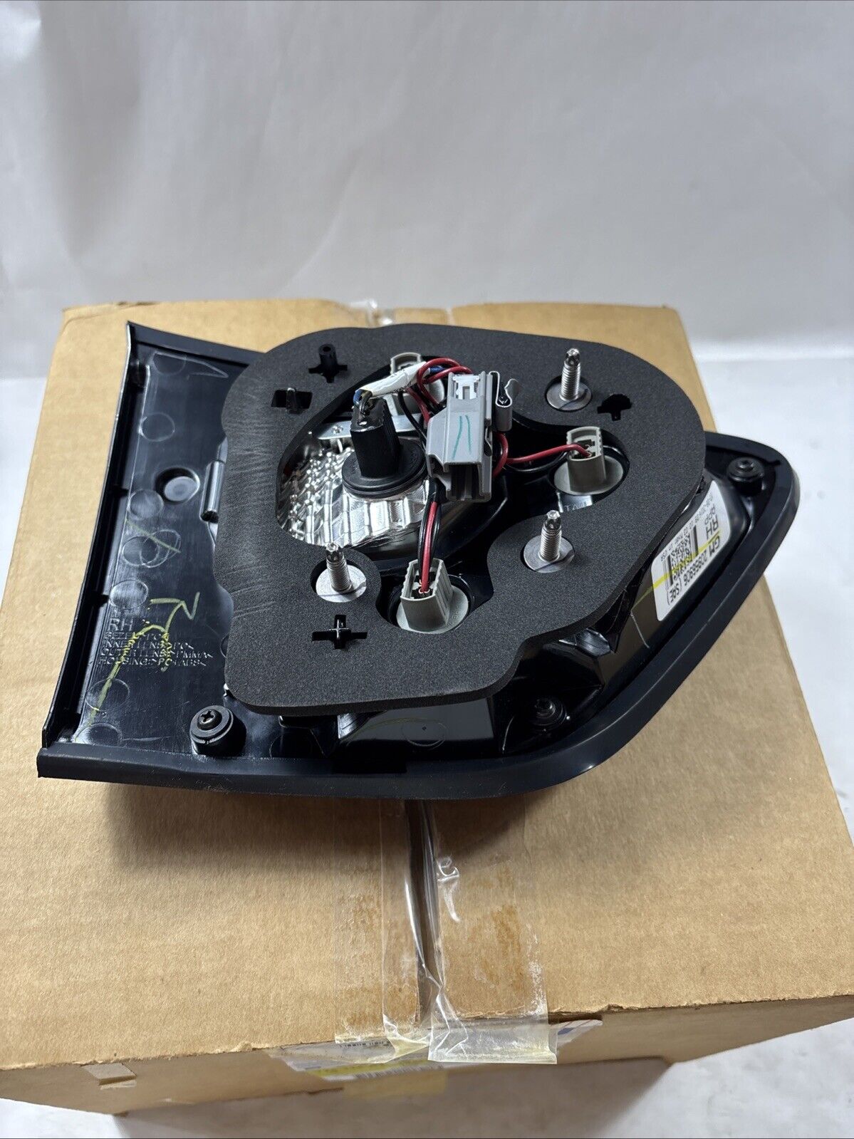 Genuine OEM GM Chevy Traverse Tail Lamp Assembly 2013-2017 20956906