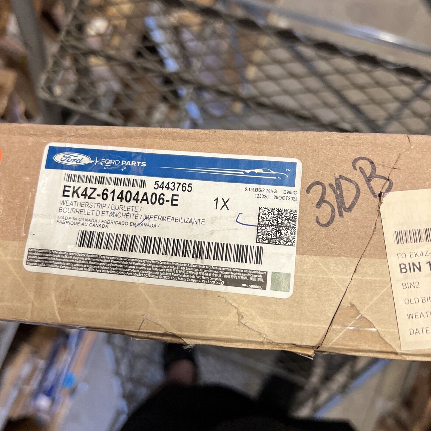 New OEM Genuine Ford Center Inner Door Weather strip Seal Body EK4Z61404A06E