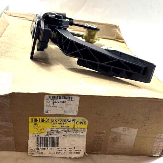 Genuine OEM GM Chevy Malibu Accelerator Gas Pedal With Motor 2007-2010 25778569