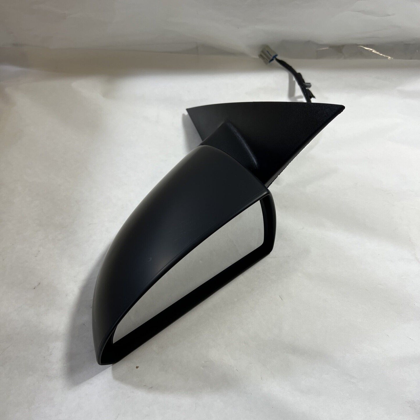 Genuine OEM GM Chevrolet Left Driver Side View Door Mirror Assembly 25947195