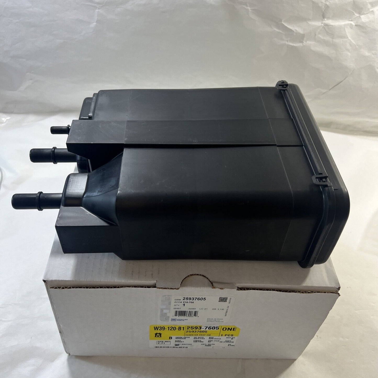 Genuine OEM GM Chevrolet Fuel Vapor Evaporator Emission Canister 11-16 25937605