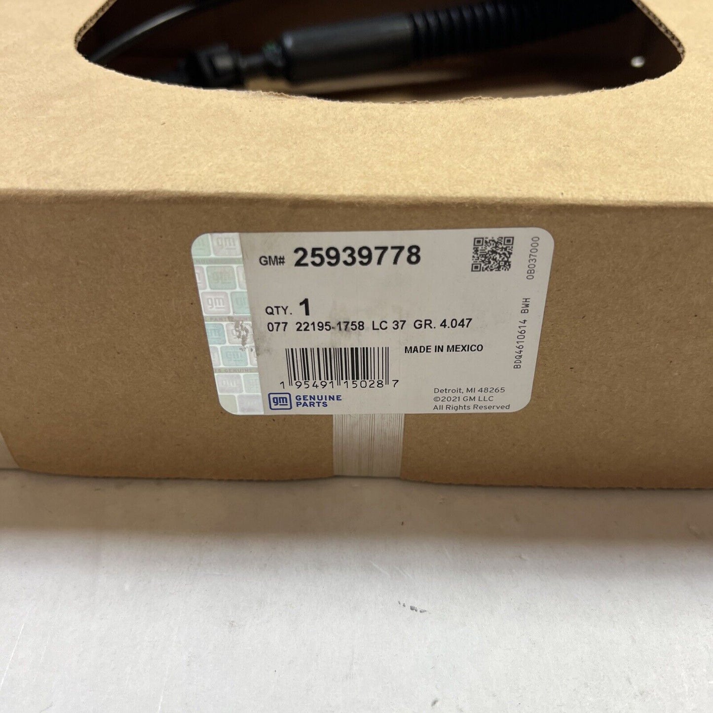 Genuine OEM GM Express 1500 Automatic Transmission Shifter Cable 03-09 25939778