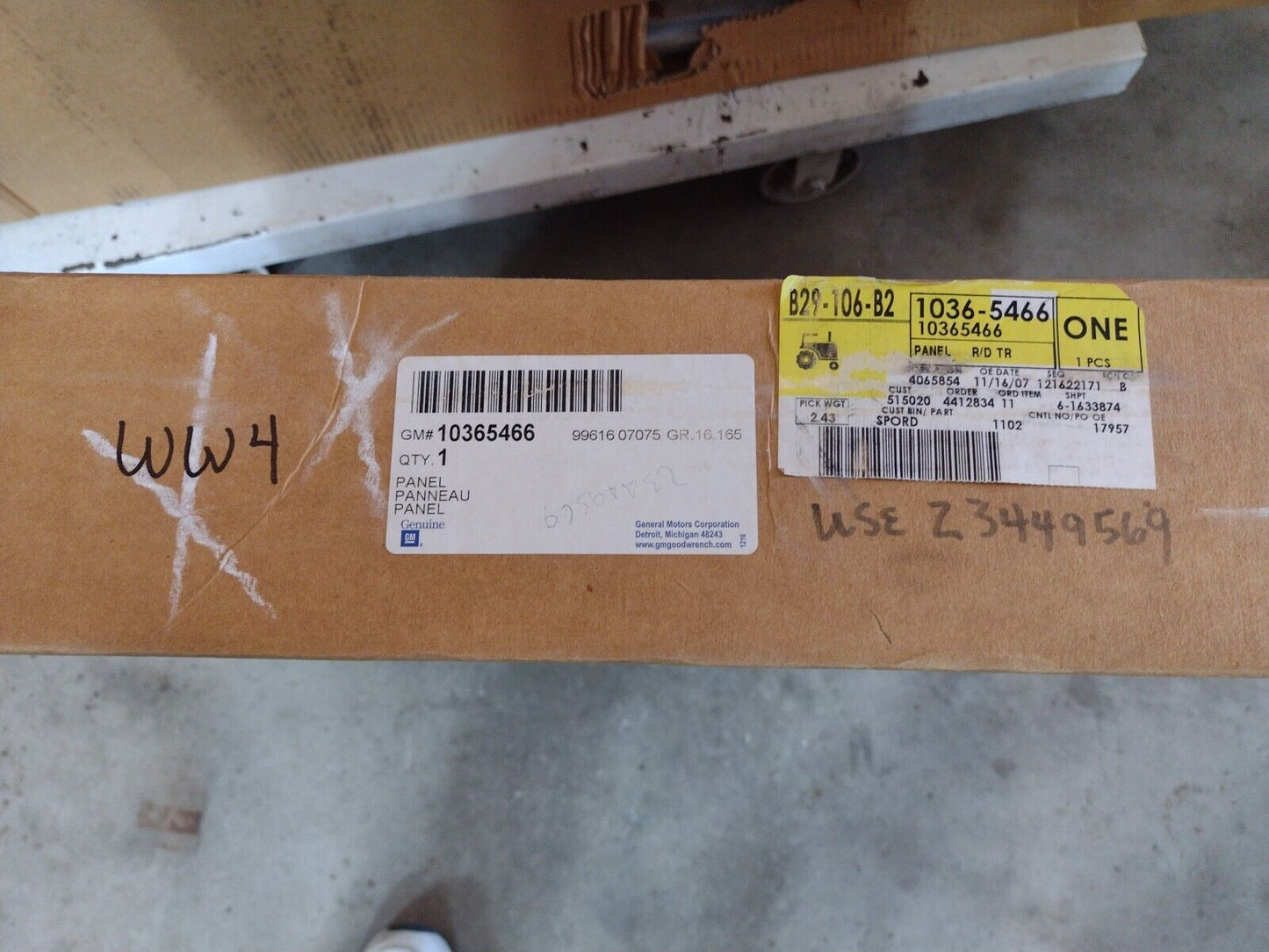 Genuine OEM GM Chevy Express 2500 Passenger Rear Door Trim 2003-2024 10365466