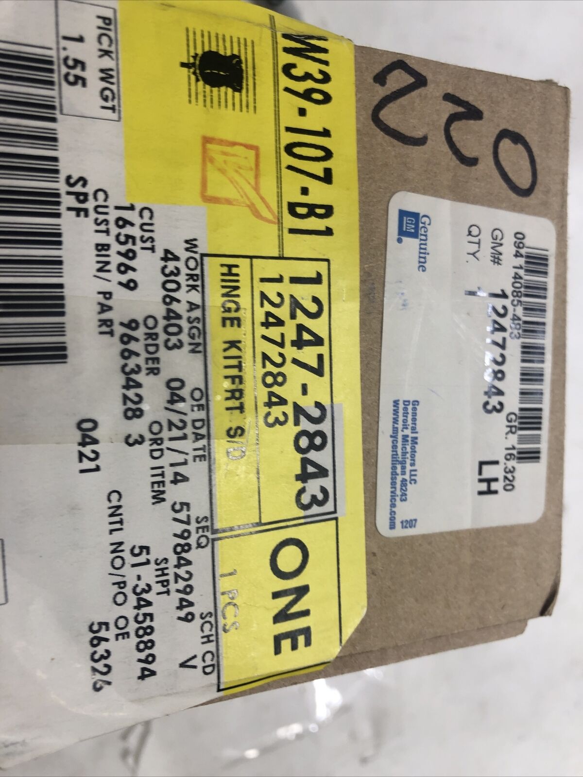 New OEM Genuine GM Chevy Silverado Door Hinge-Lower Left 12472843