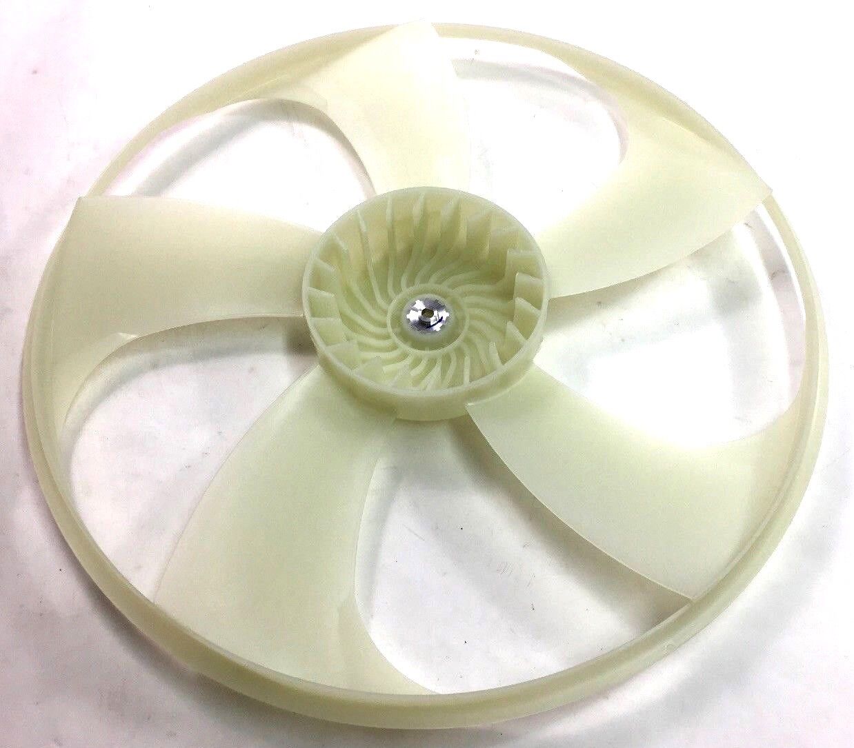 New OEM Cadillac CTS SRX STS Radiator Fan Cooling Fan Blade 2009-2014  25881843