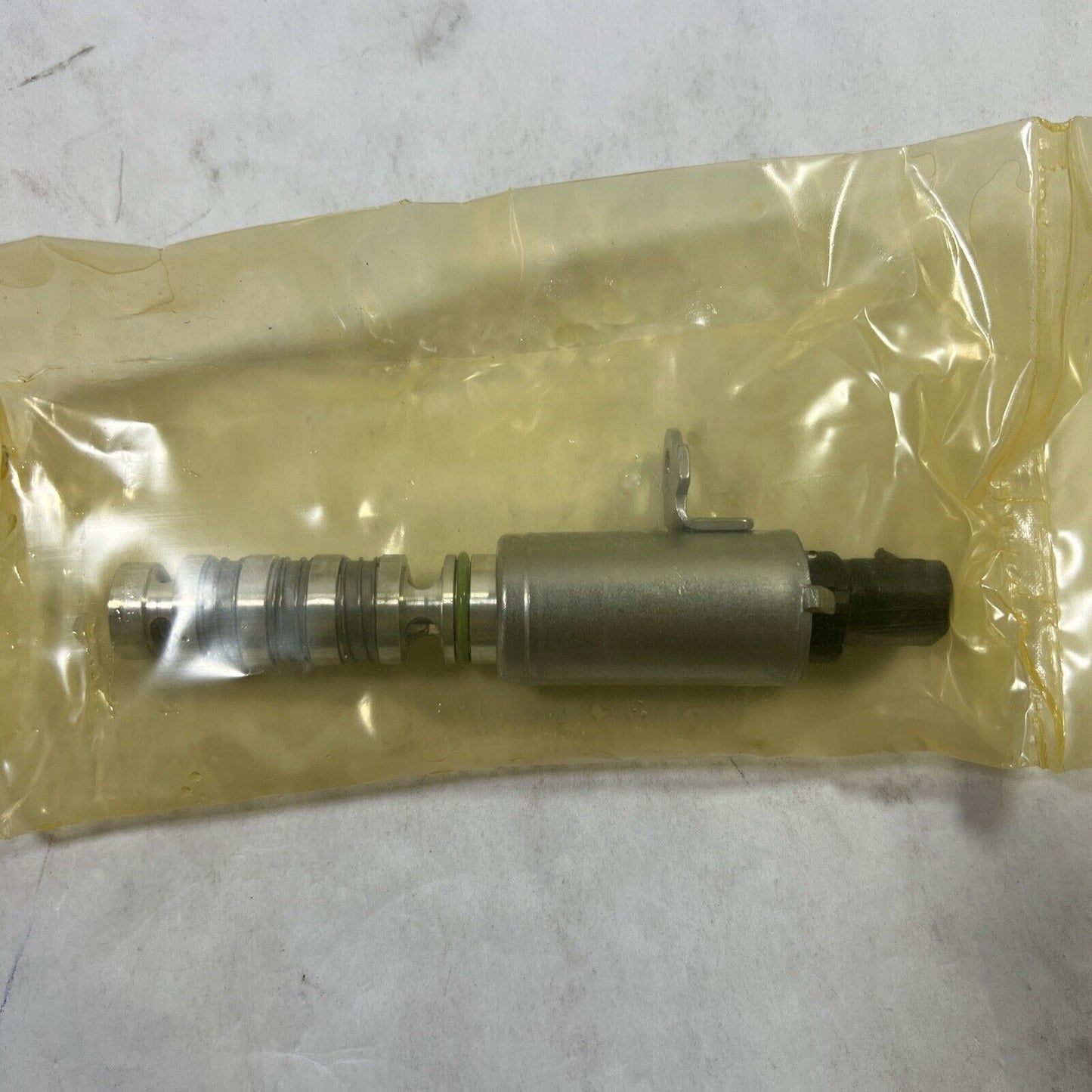 Genuine OEM Hyundai K900 Left Side Variable Valve Timing Solenoid Kia 243553CAA2