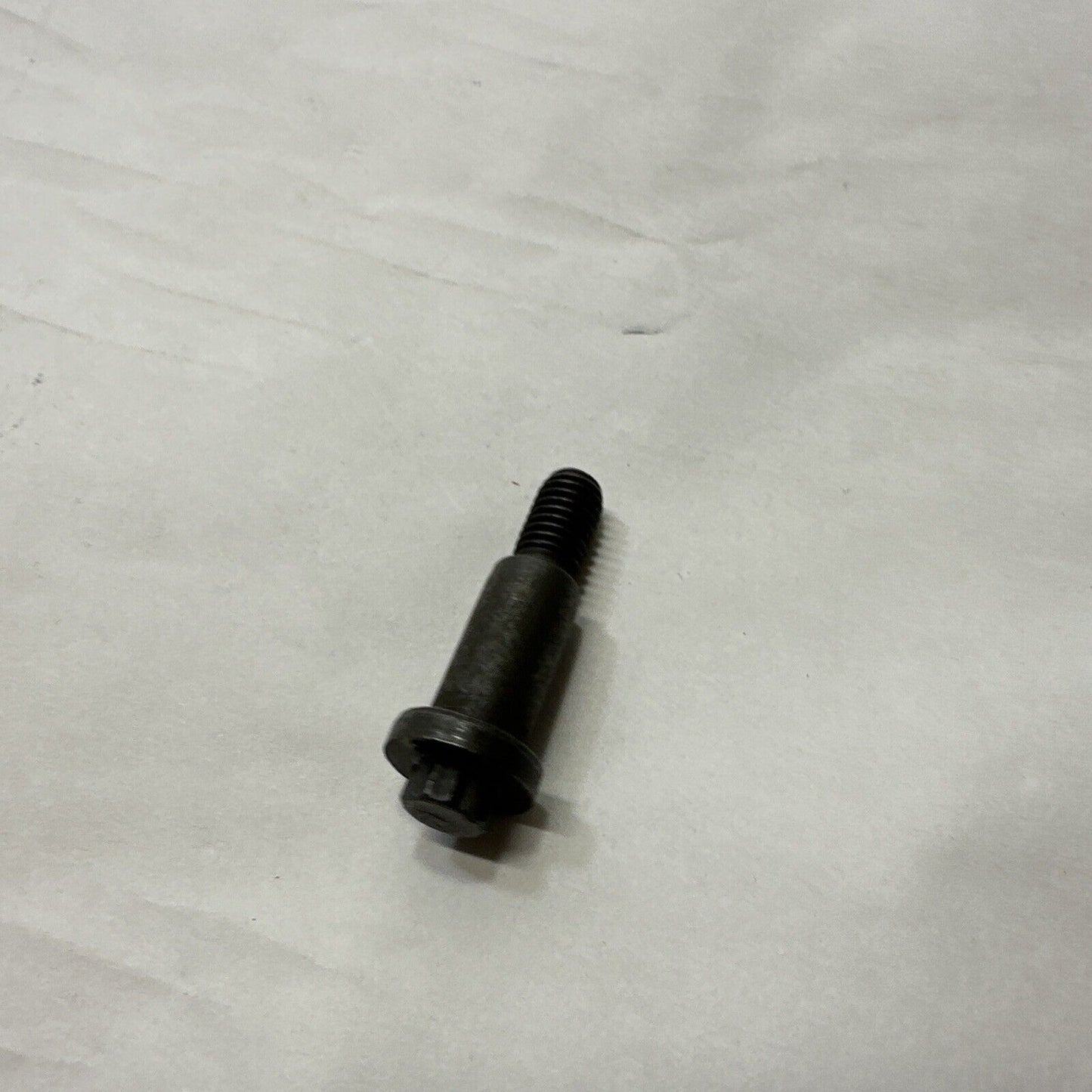 New OEM Genuine Detroit Diesel Bolt 23512309