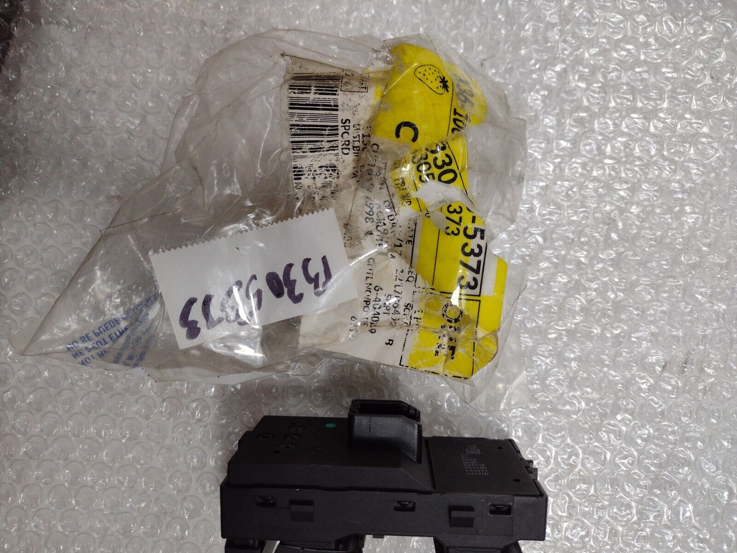 Genuine OEM GM Buick Verano Window Switch 2013-2017 13305373