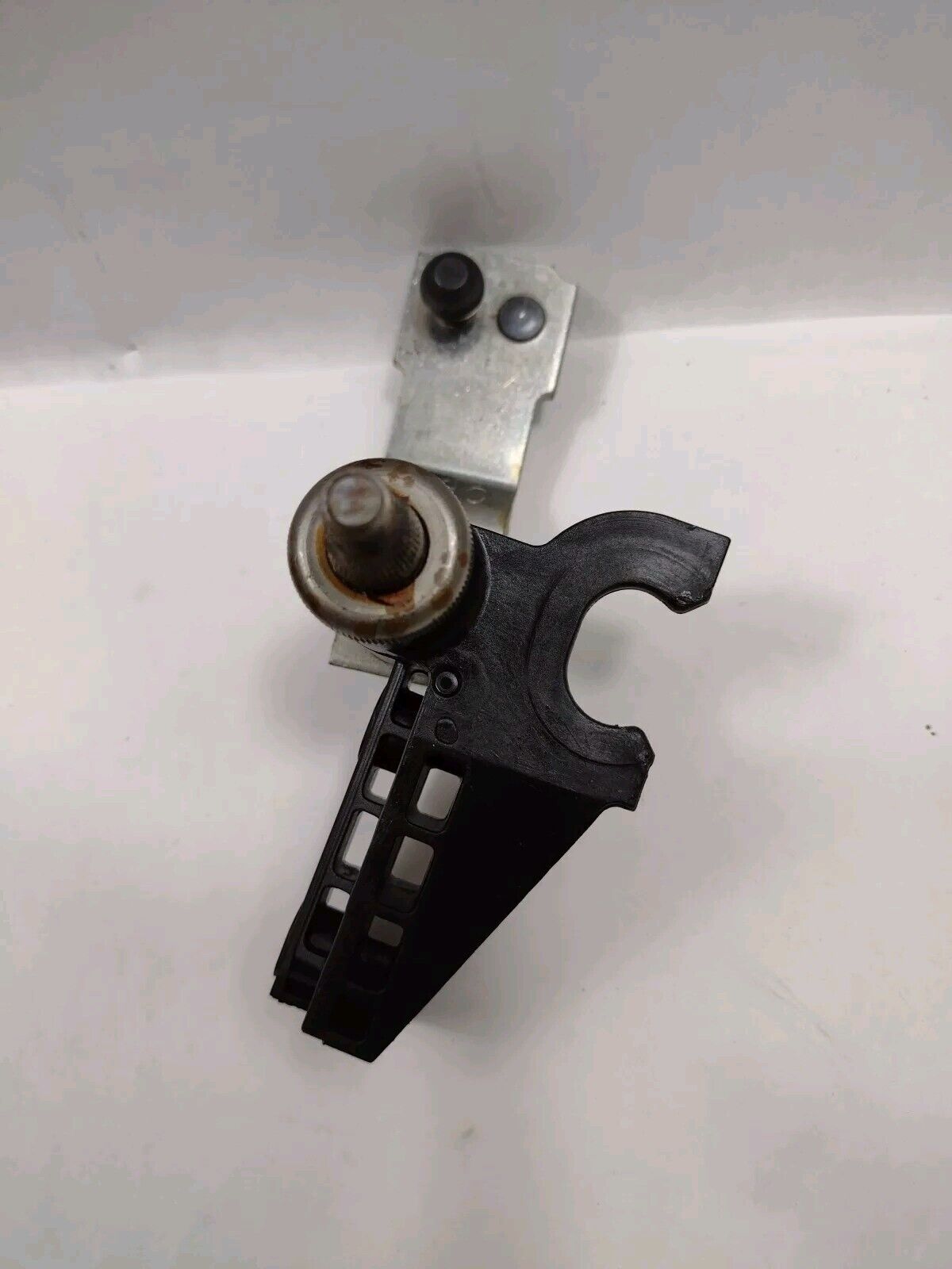 Genuine OEM GM Windshield Wiper Transmission Assy 22685579