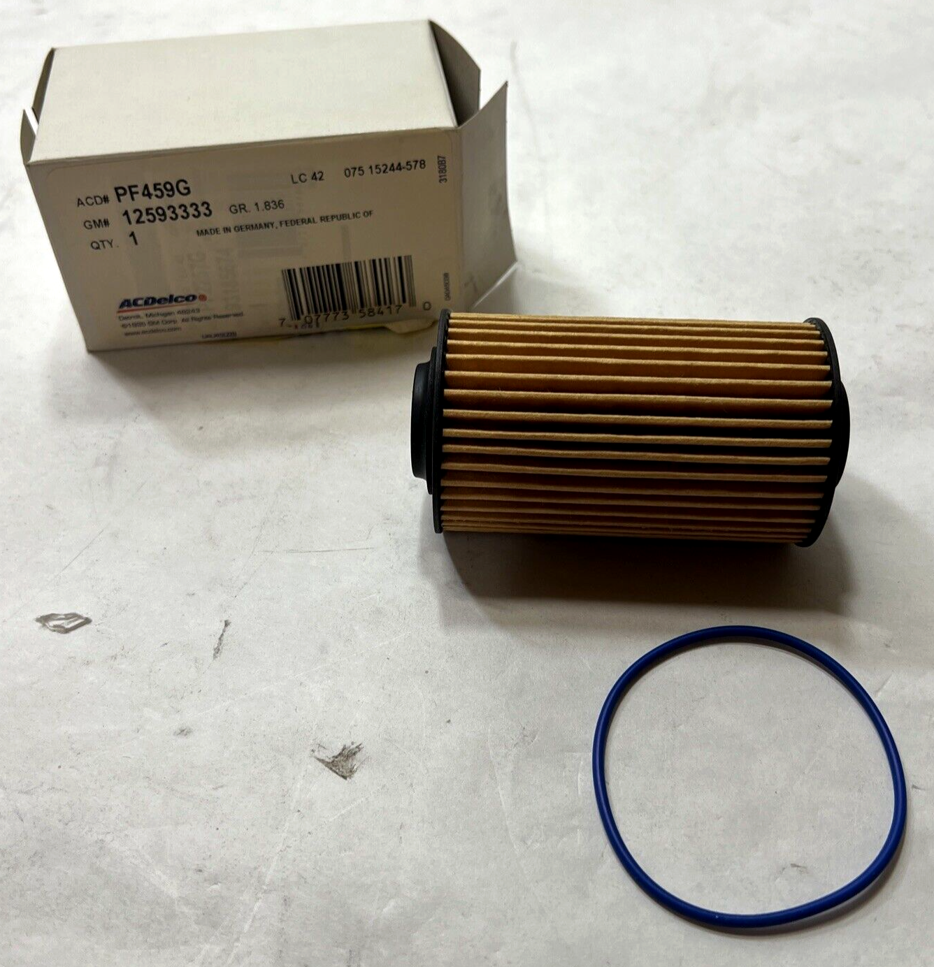 New OEM Genuine GM Cadillac SRX 10-11 Engine Oil Filter Kit W/Cap Seal 12593333