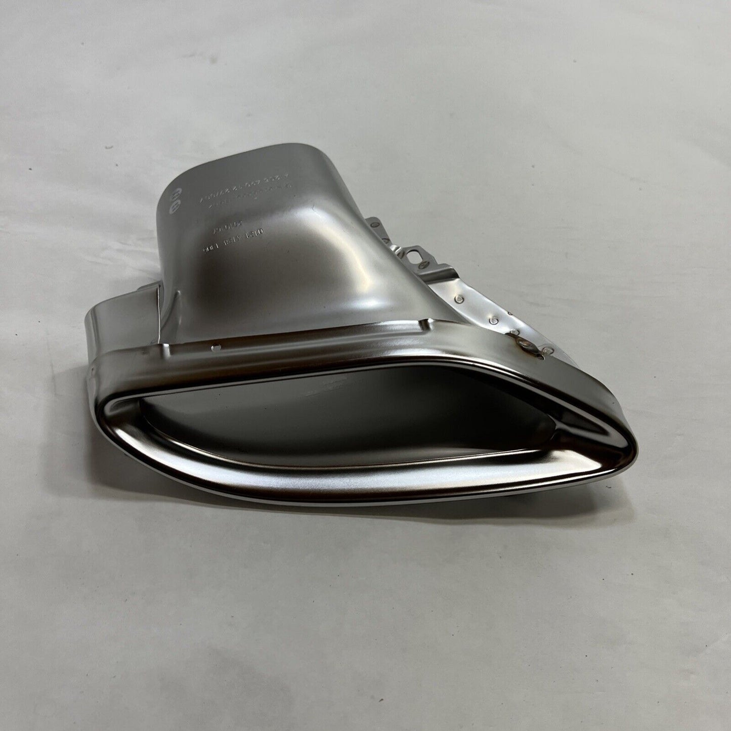 New OEM Genuine Mercedes Benz Rear Right Exhaust Tip Chrome 2054901227