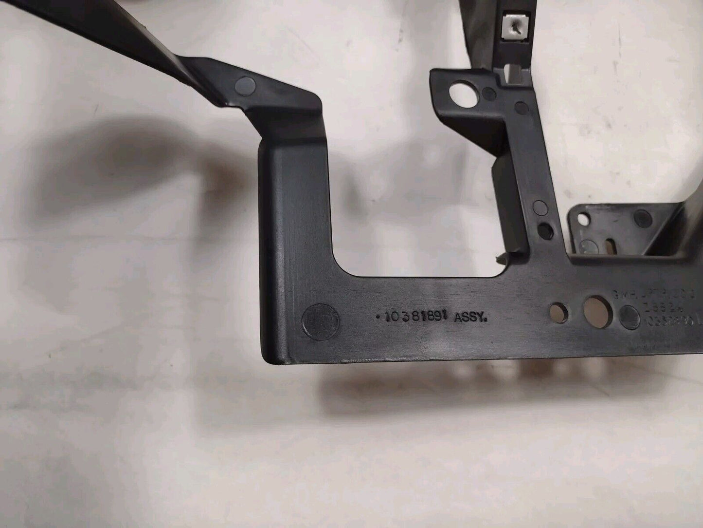 Genuine OEM GM Chevrolet Corvette Cadillac XLR Fuse Block Housing 05-13 10381891