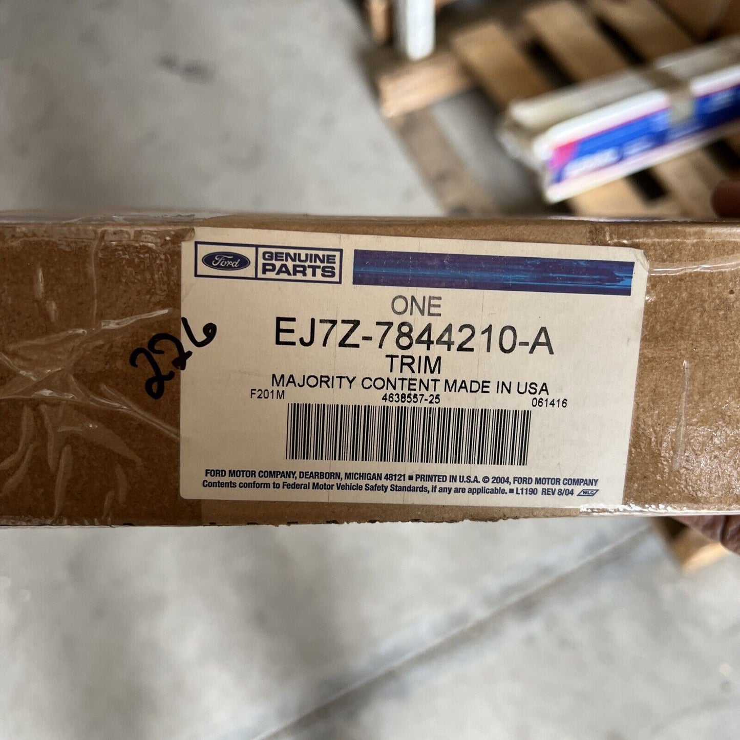 New OEM Genuine Ford Lincoln 2015-2019 Side Support EJ7Z-7844210-A