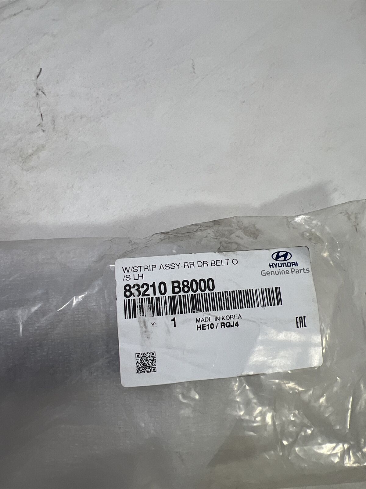 Genuine OEM Hyundai Santa Fe Door Weatherstrip Assembly Kia 2013-2018 83210b8000