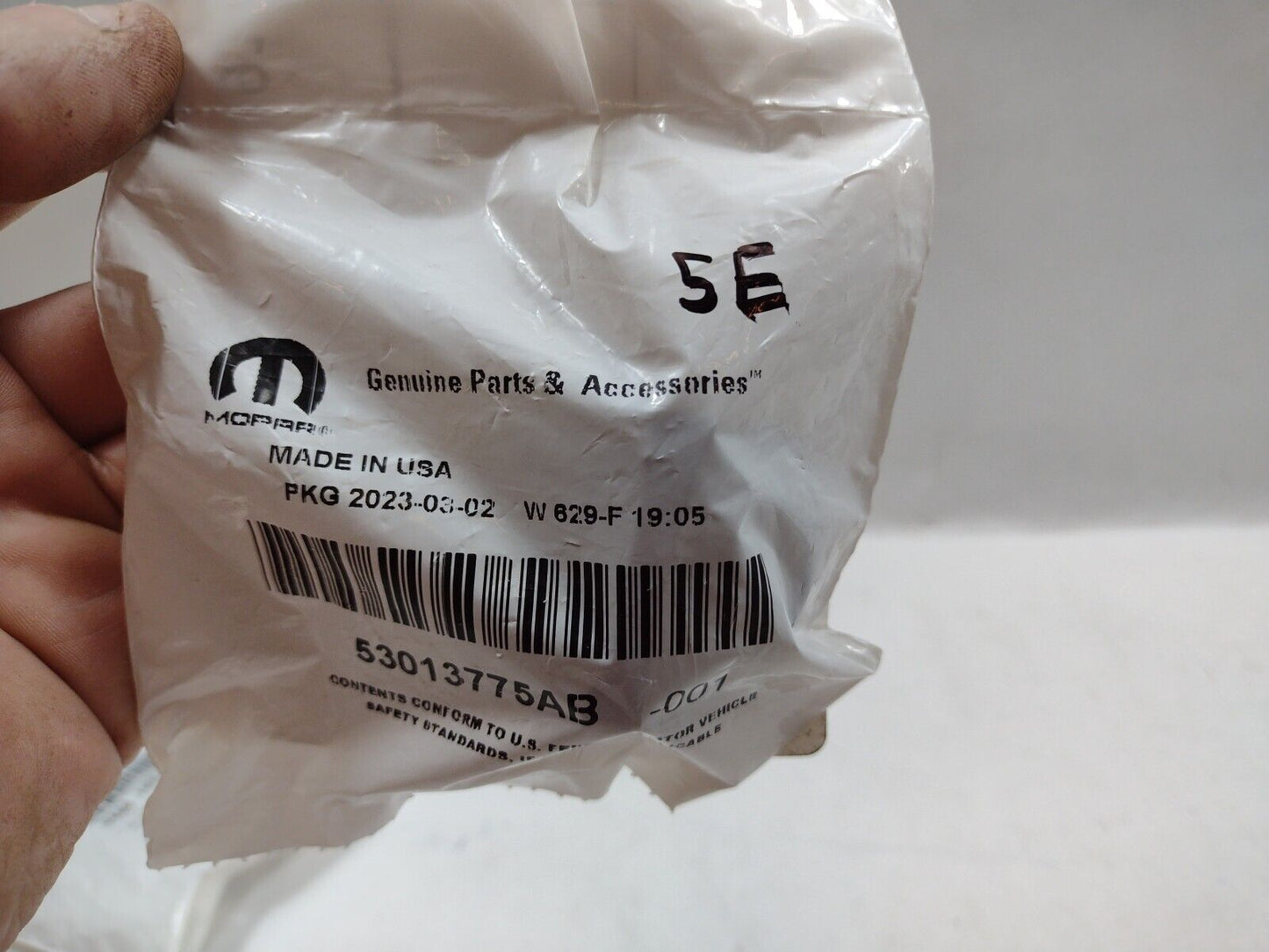 Genuine OEM Mopar Chrysler 300 Oil Filler Cap 2005-2021 53013775AB