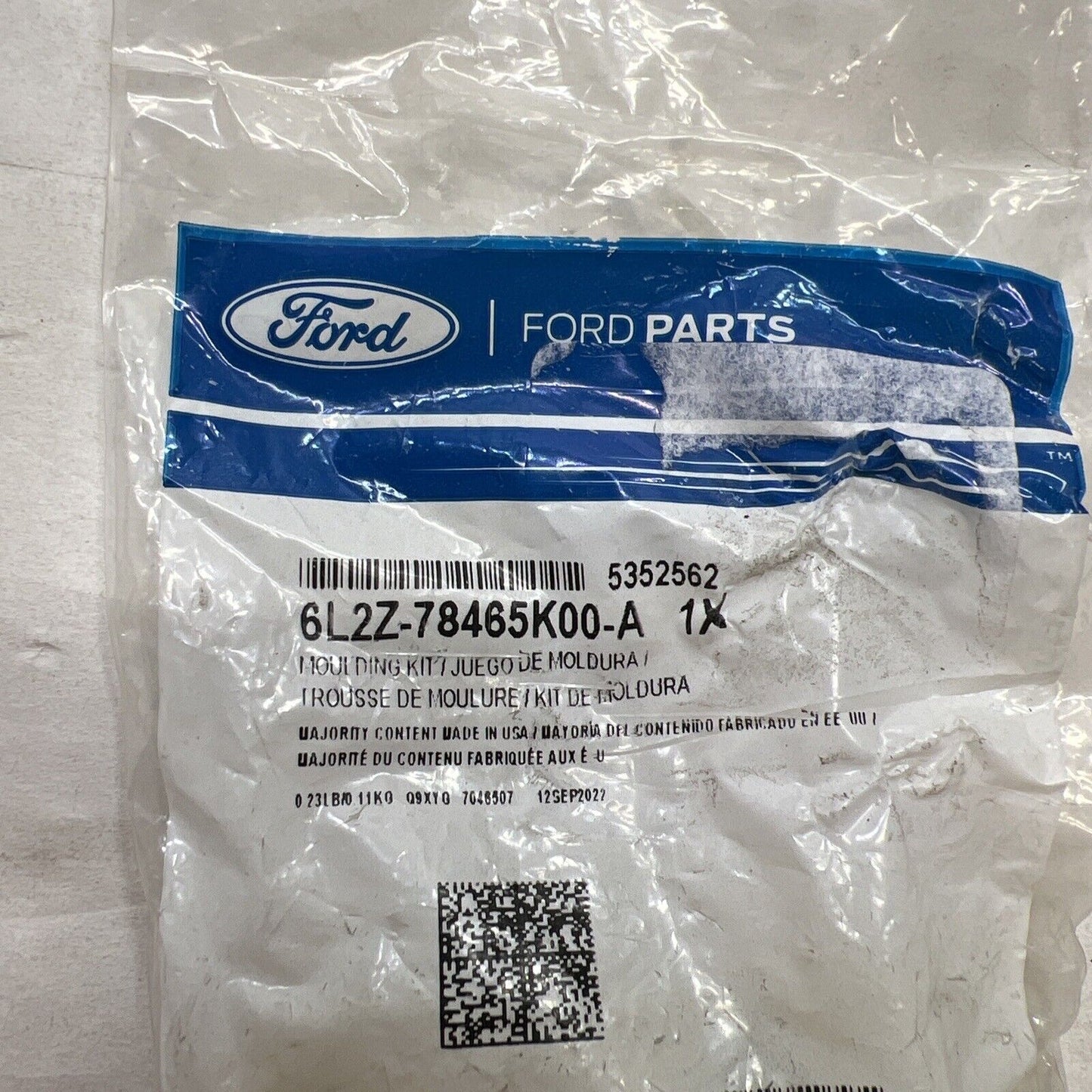 New OEM Genuine Ford Explorer 2006-2010 Front Molding Retainer 6L2Z78465K00A