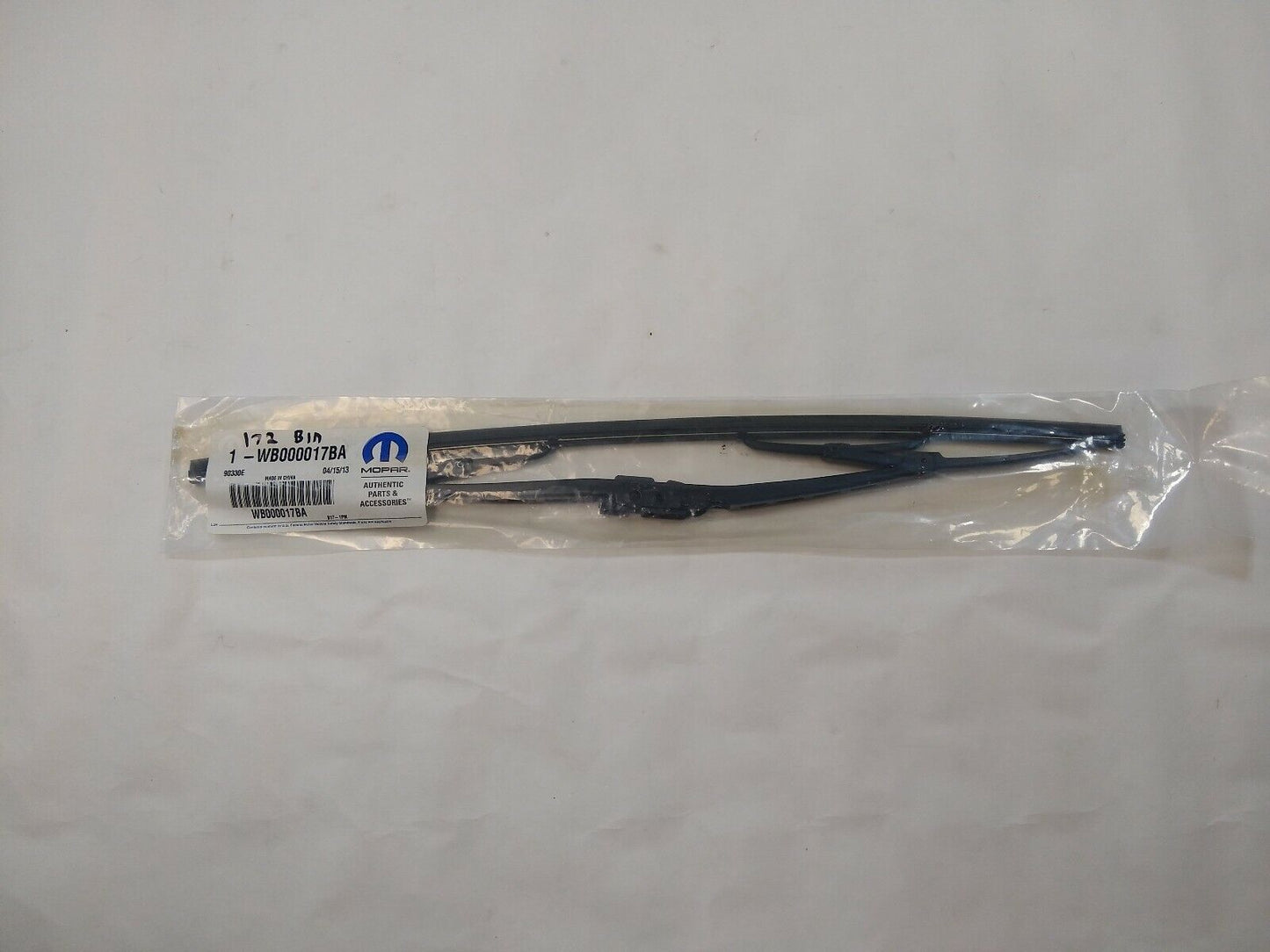 New OEM Mopar Chrysler Wiper Blade 17" WB000017BA