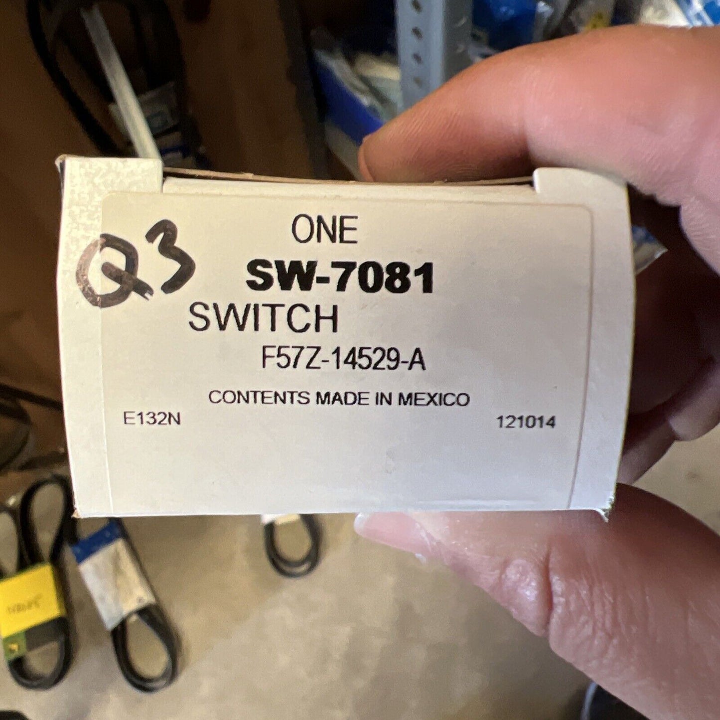 New OEM Genuine Ford Right Passenger Side Window Door Switch Motorcraft SW7081