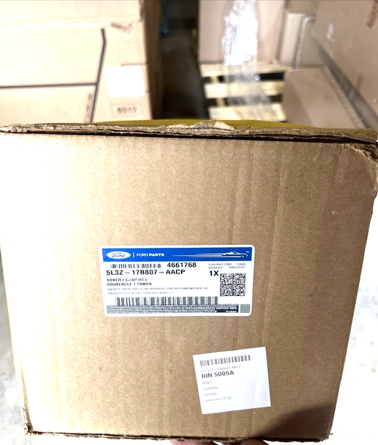 New OEM Genuine Ford F150 Rear Bumper Step Pad Cover 2004-08 5L3Z17B807AA