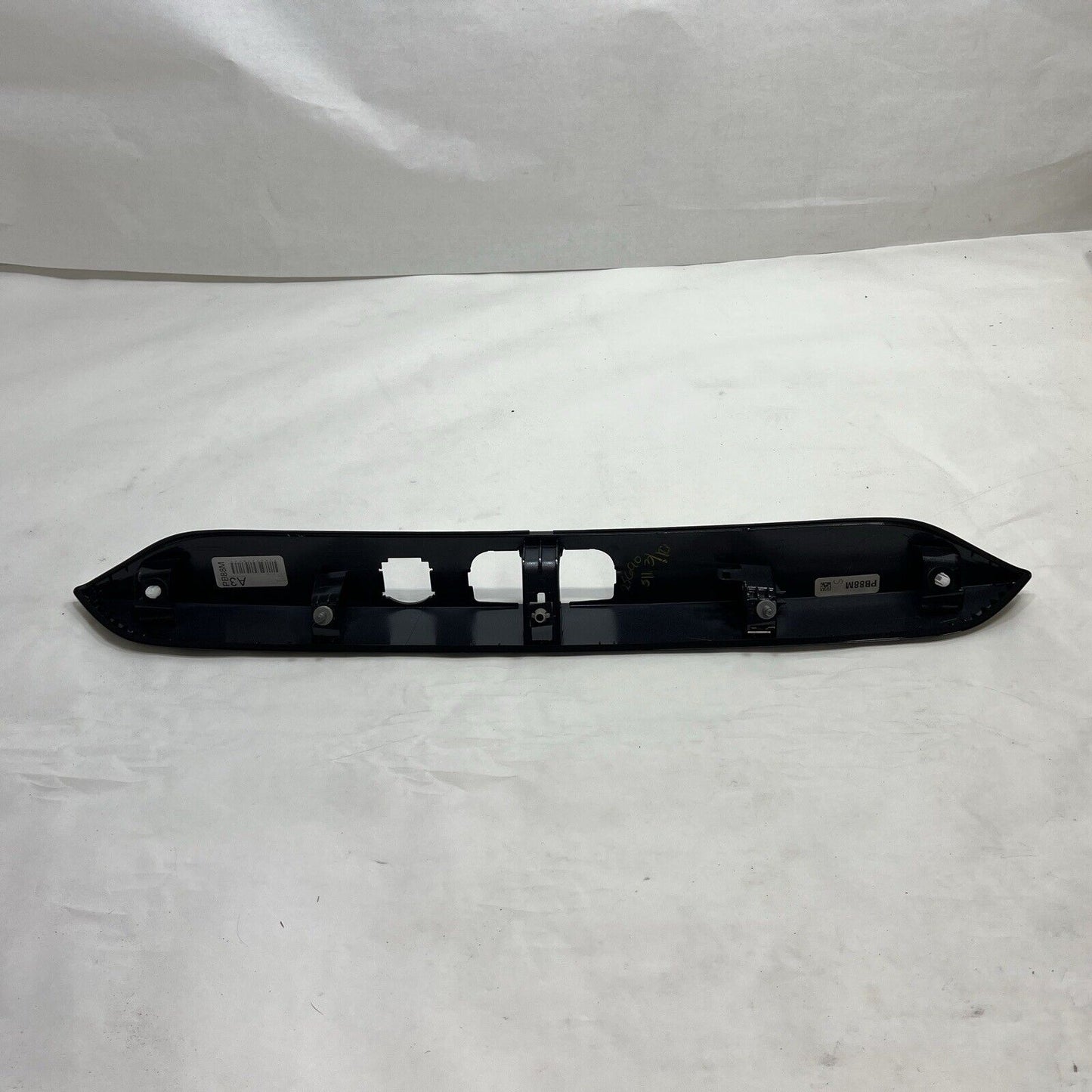 New OEM Genuine Honda CR-V Hybrid 2020-2021 Rear Garnish Molding 74890TLAA31ZA