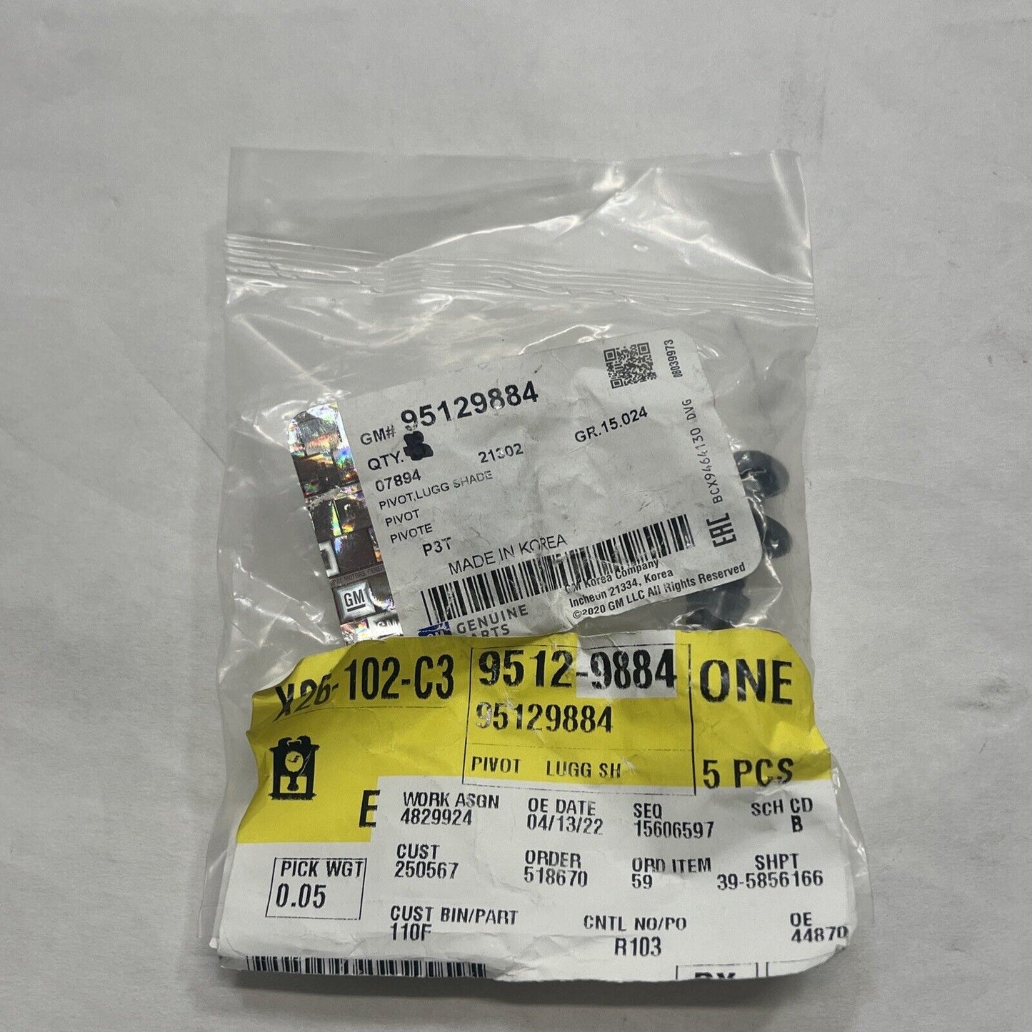 Genuine OEM GM Encore Luggage Shade Pivot Jet Black 2013-2022 95129884