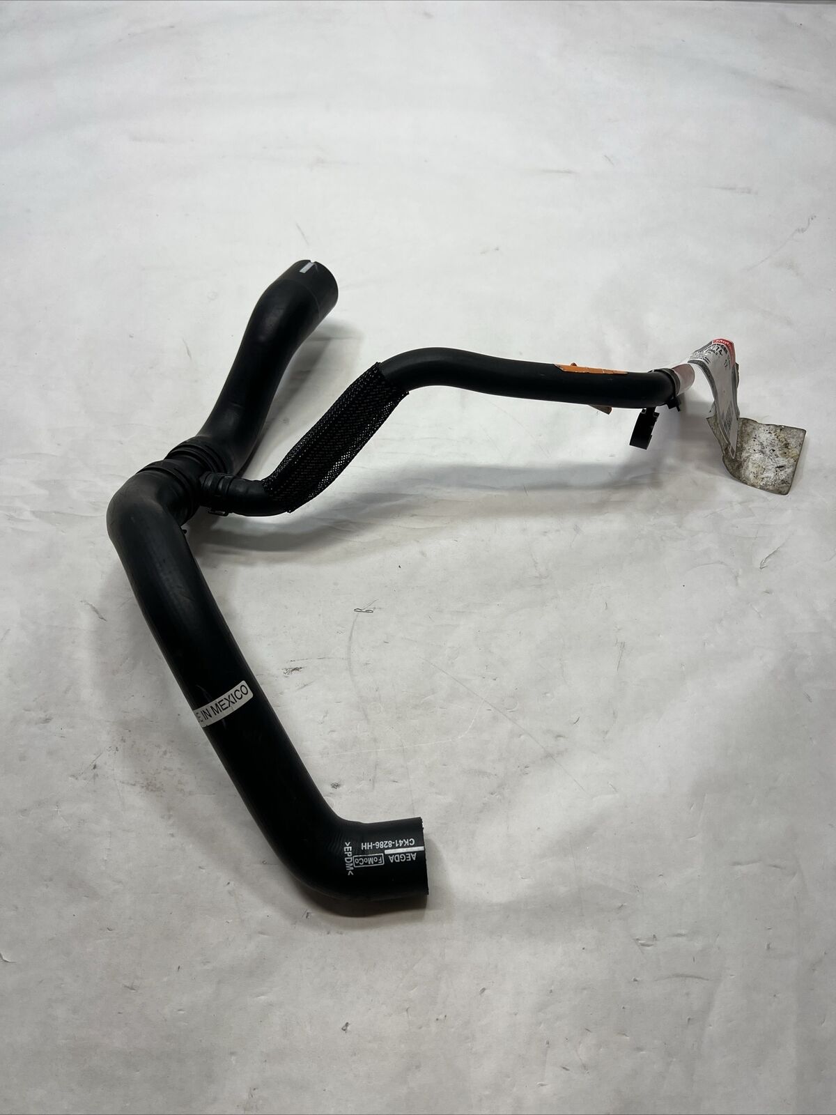 New OEM Genuine Ford Transit-150 Lower Radiator Coolant Hose Motorcraft KM6774