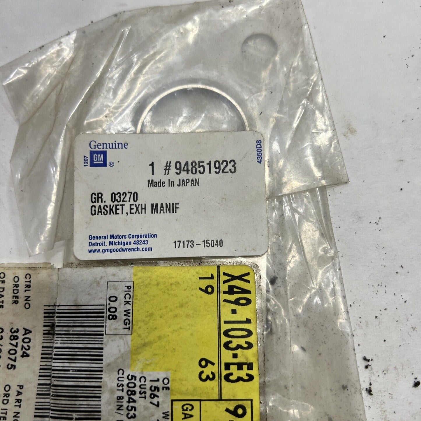 New OEM General Motors Exhaust Manifold Gasket 94851923