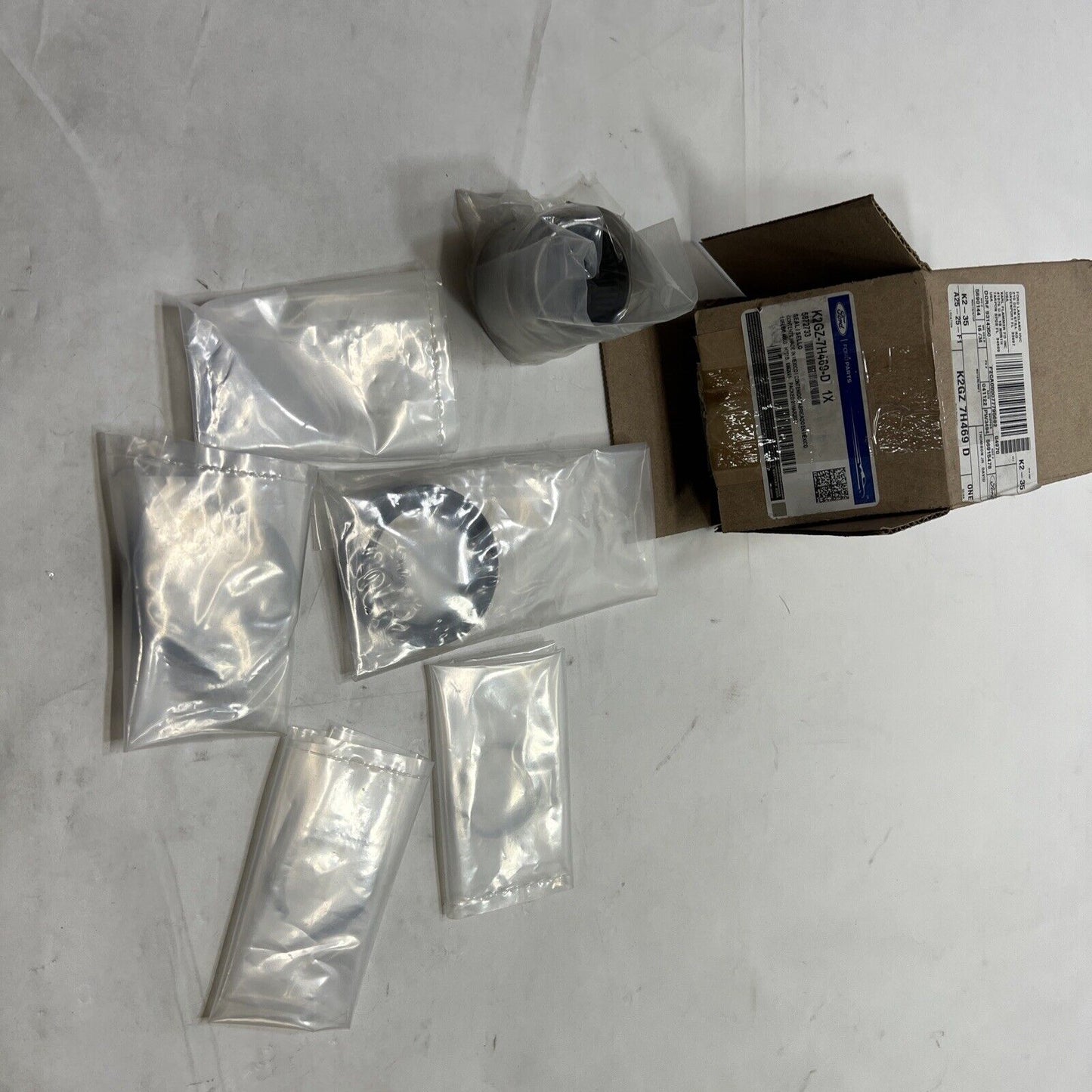 New Genuine OEM Ford 2019-2023 Transfer Case Input Shaft Seal K2GZ-7H469-D