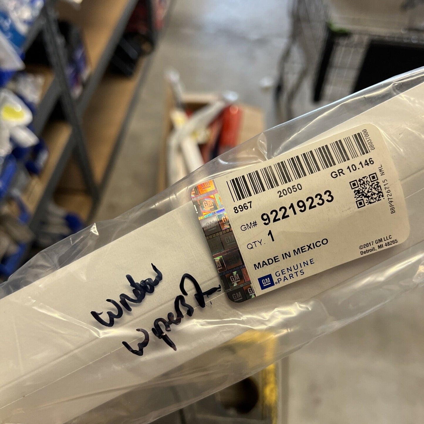 Genuine OEM GM Caprice Left Driver Side Wiper Blade 2008-2017 92219233