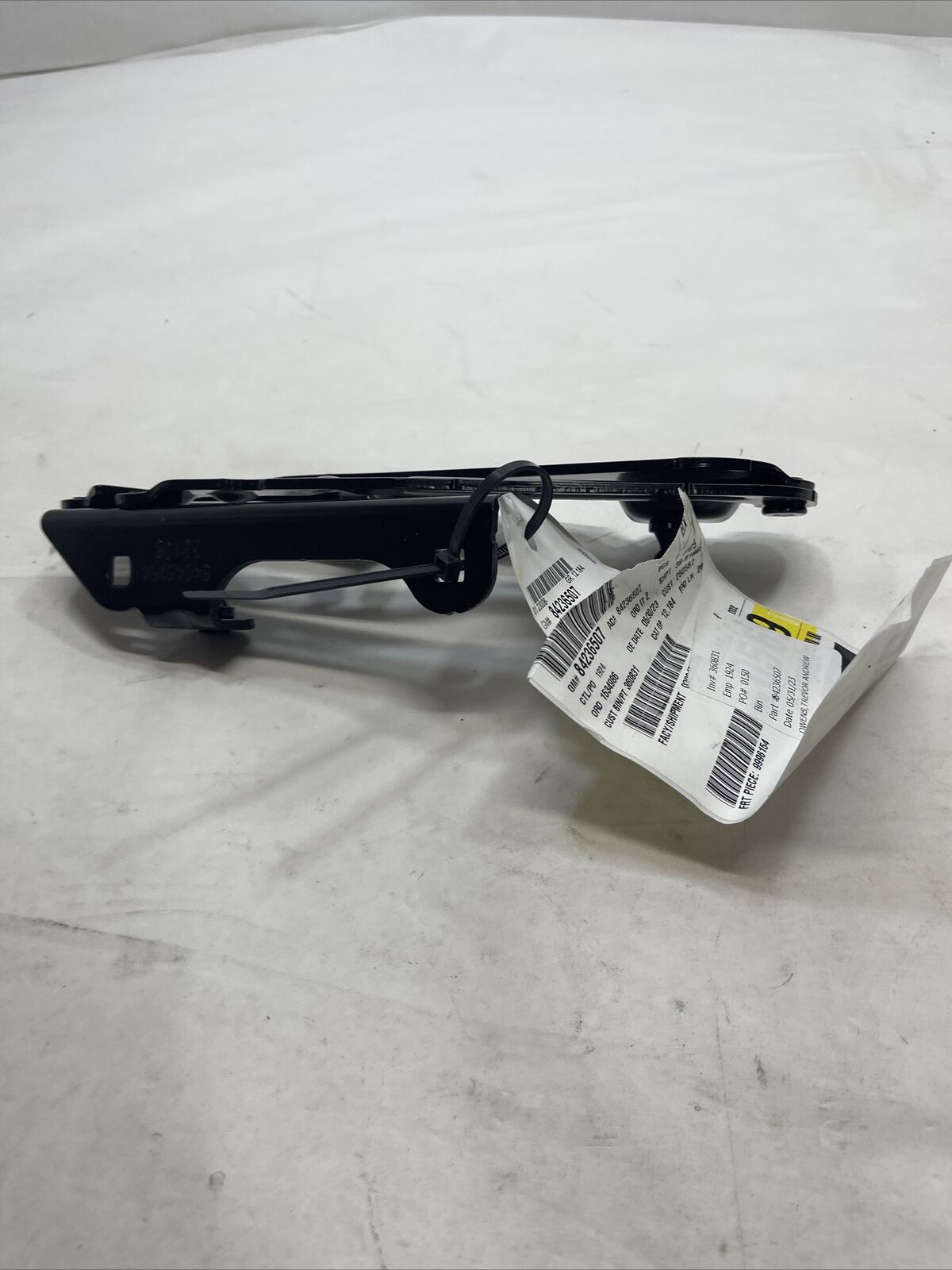 New OEM Genuine GM  Camaro 2016-2023 Passenger Side (RH) Black Hinge 84236507
