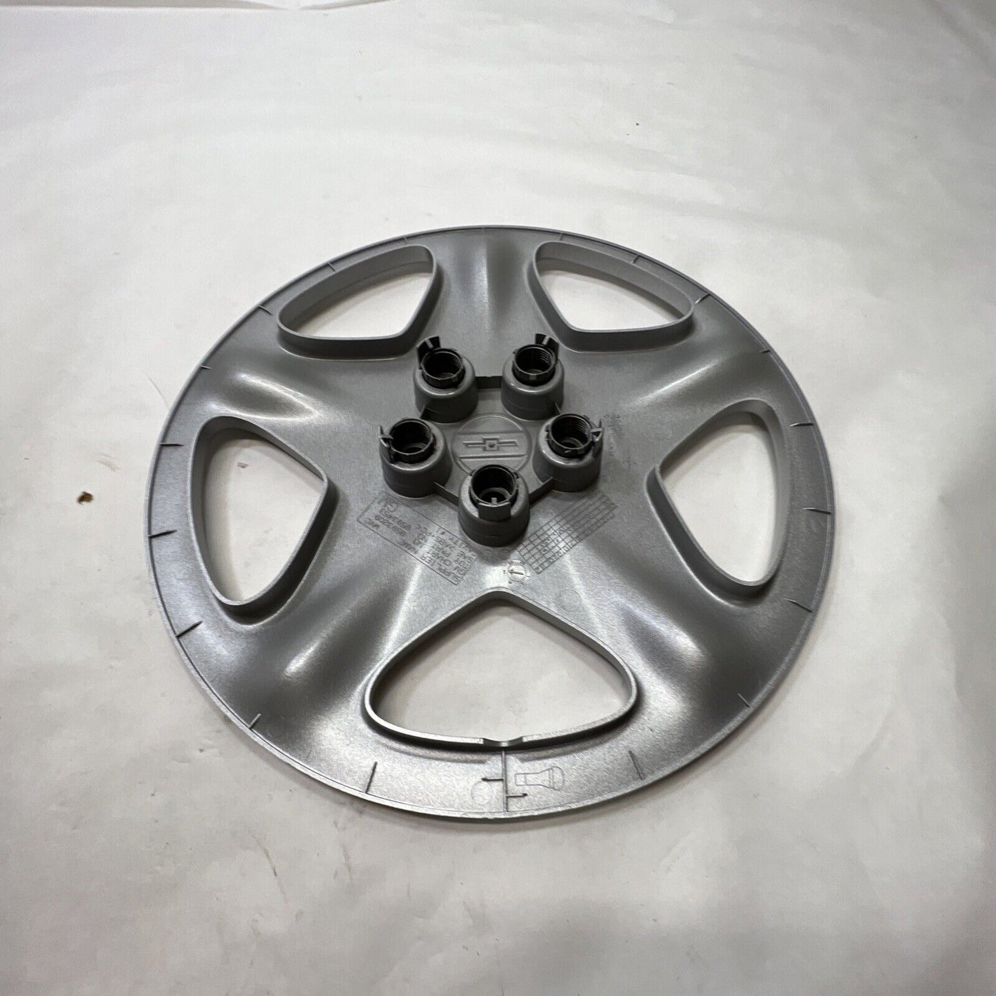 New OEM GM 2000-02 Chevy Cavalier 15" GM OEM Hubcap Wheel Cover 9593209