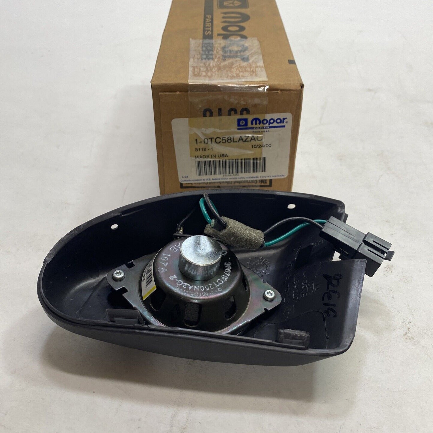 New OEM Mopar Door Loud Speaker Front Right TC58LAZAD