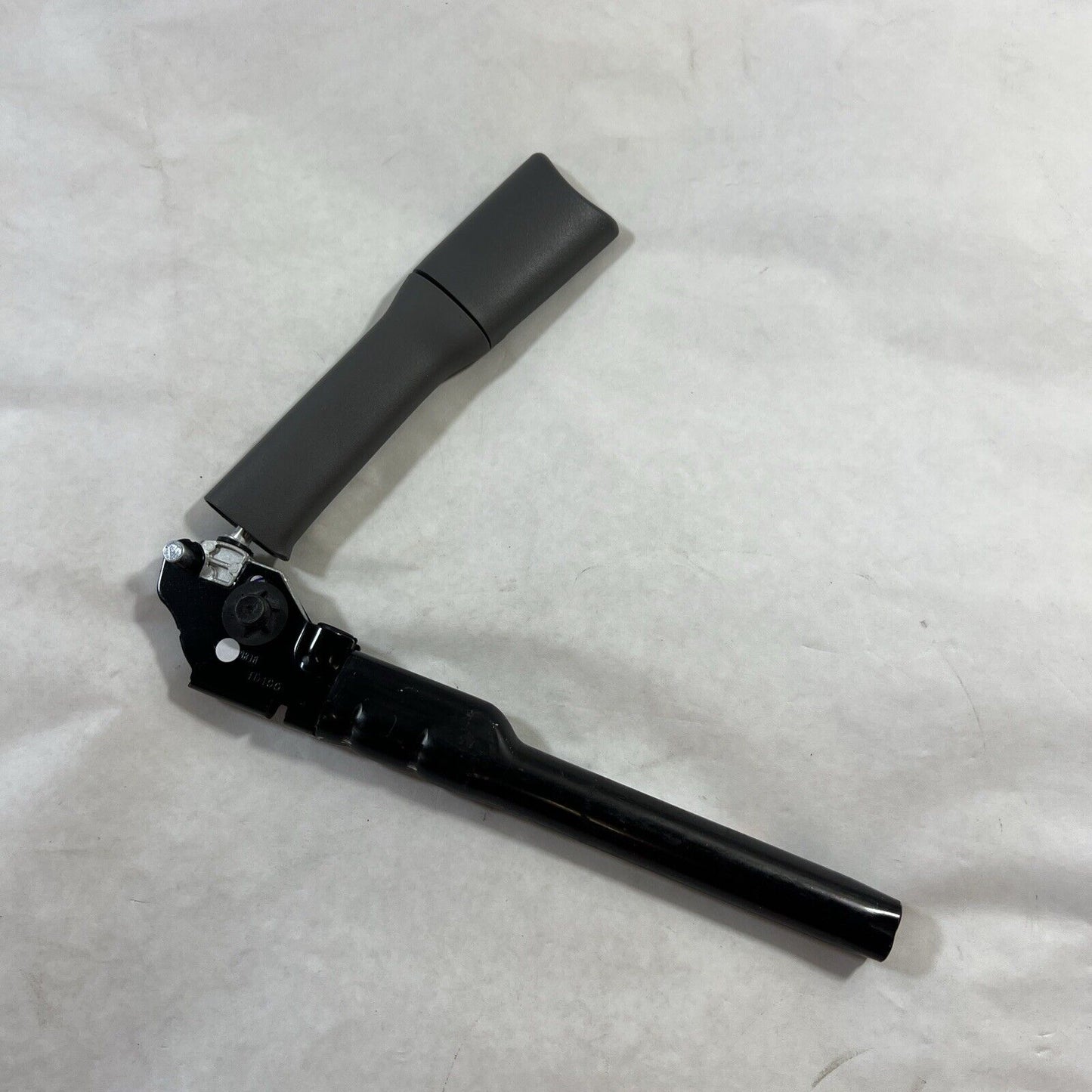 Genuine OEM GM Chevrolet Driver Seat Belt Tensioner Kit Gray 2014-2017 19329223