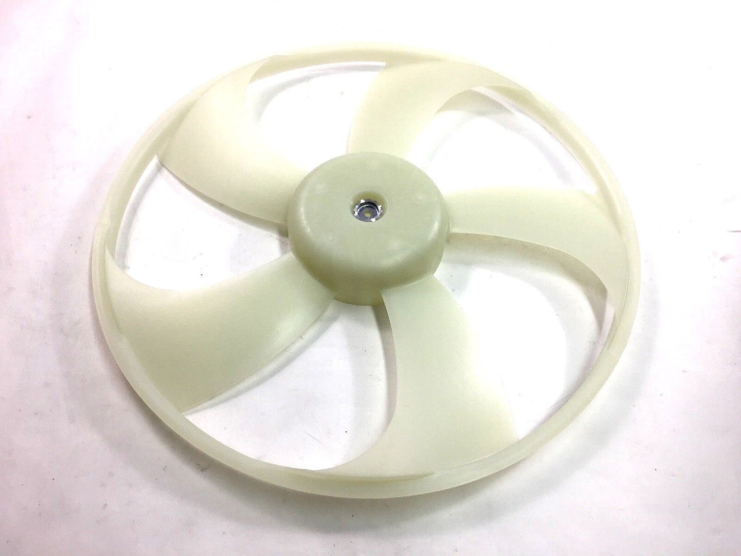 New OEM Cadillac CTS SRX STS Radiator Fan Cooling Fan Blade 2009-2014  25881843