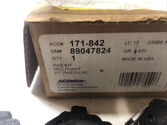New OEM Genuine GM ACDelco 171-842 Chevrolet 01-07 Disc Brake Pad Set 89047824