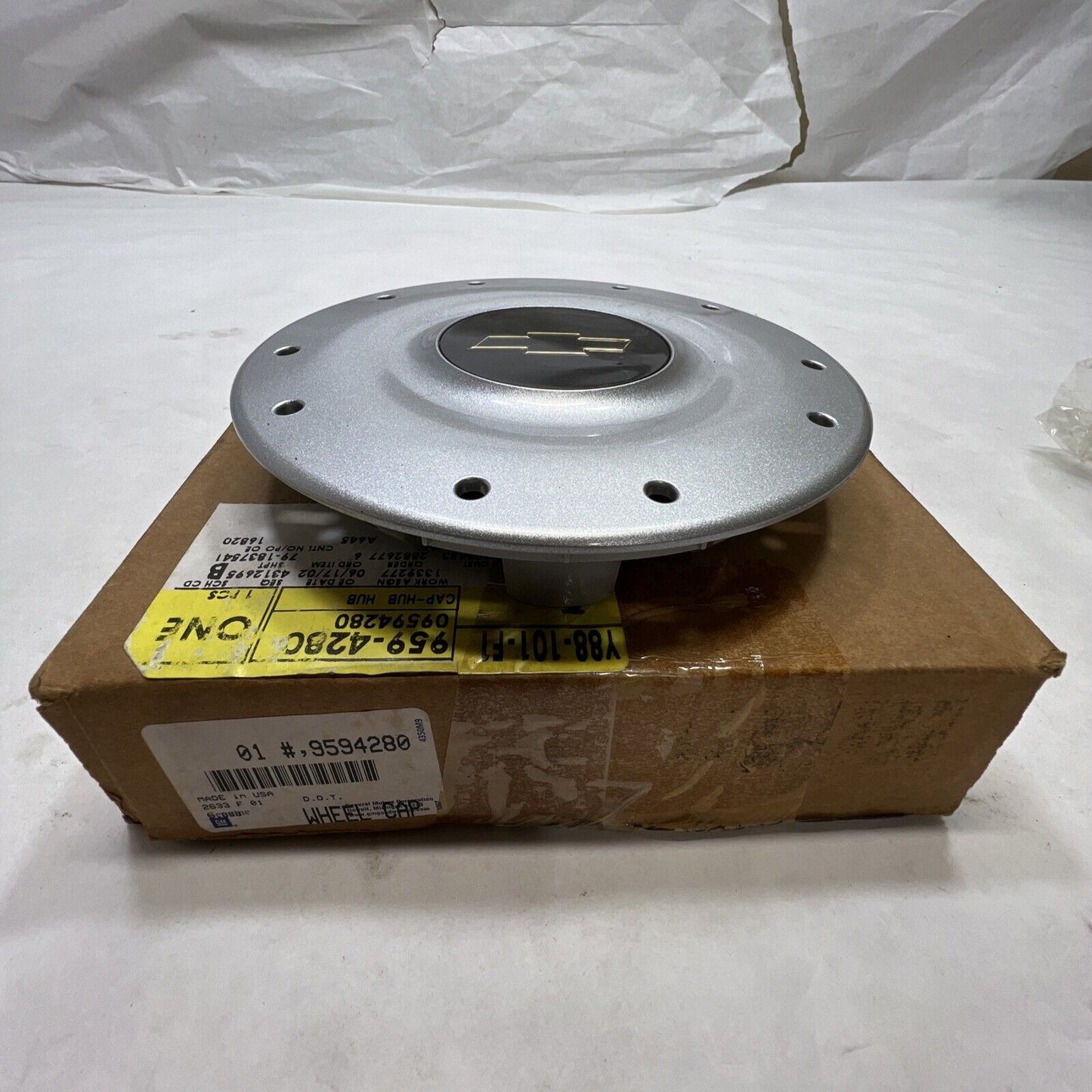 New OEM GM 2000-2001 Chevy Malibu Wheel Hub Center Cap 9594280