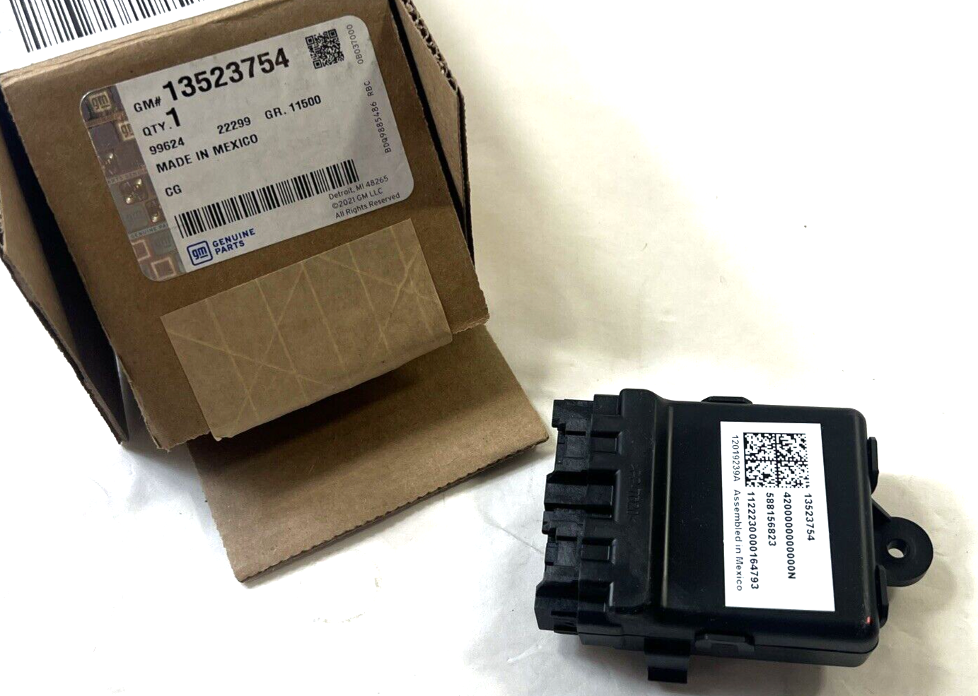 Genuine OEM GM Front Passenger Side Seat Heater Vent Control Module 13523754