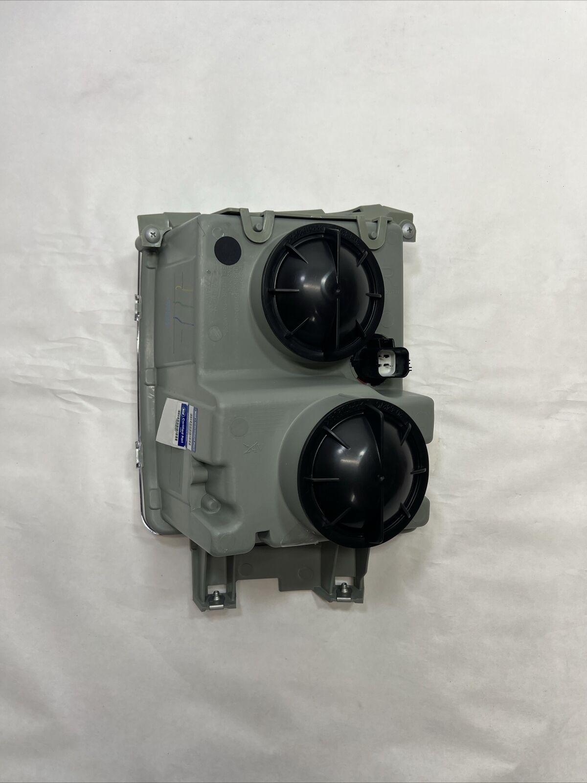 New Front Passenger Side Turn Signal / Fog Light Assembly GM2531127 OE