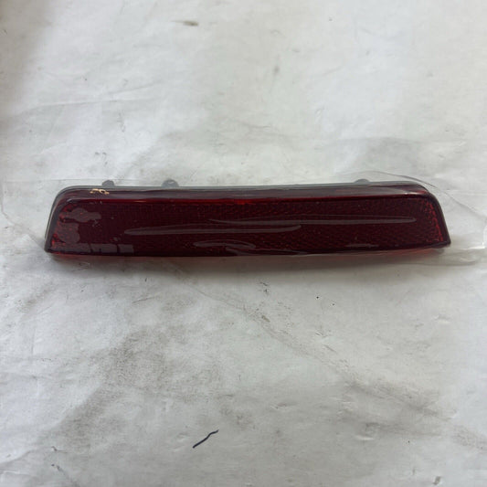 Genuine OEM GM Rear Right Passenger Side Bumper Reflector Lower Lamp 84500523