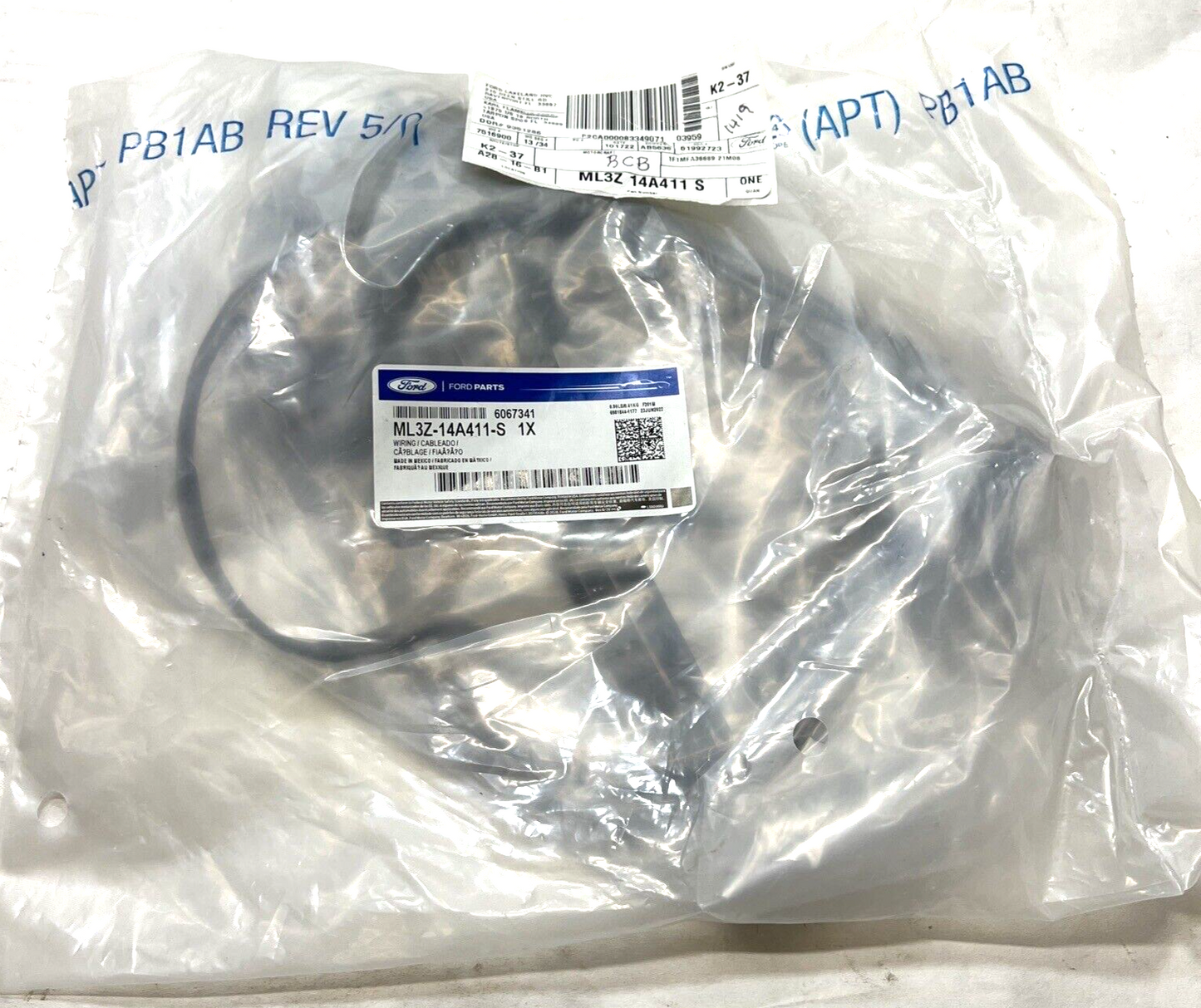 New OEM Genuine Ford Wire Assembly Jumper ML3Z14A411S