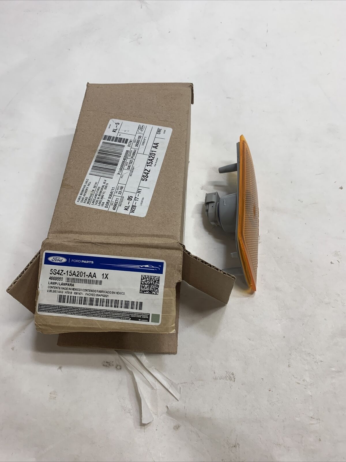 New OEM Ford Focus Side Marker Light 2004-07 Driver Side Front 5S4Z15A201AA