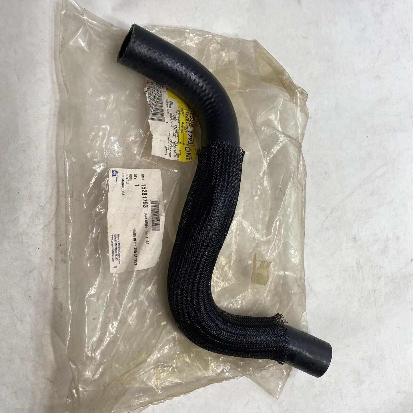 New OEM Genuine General Motors Radiator Upper Hose 15281793