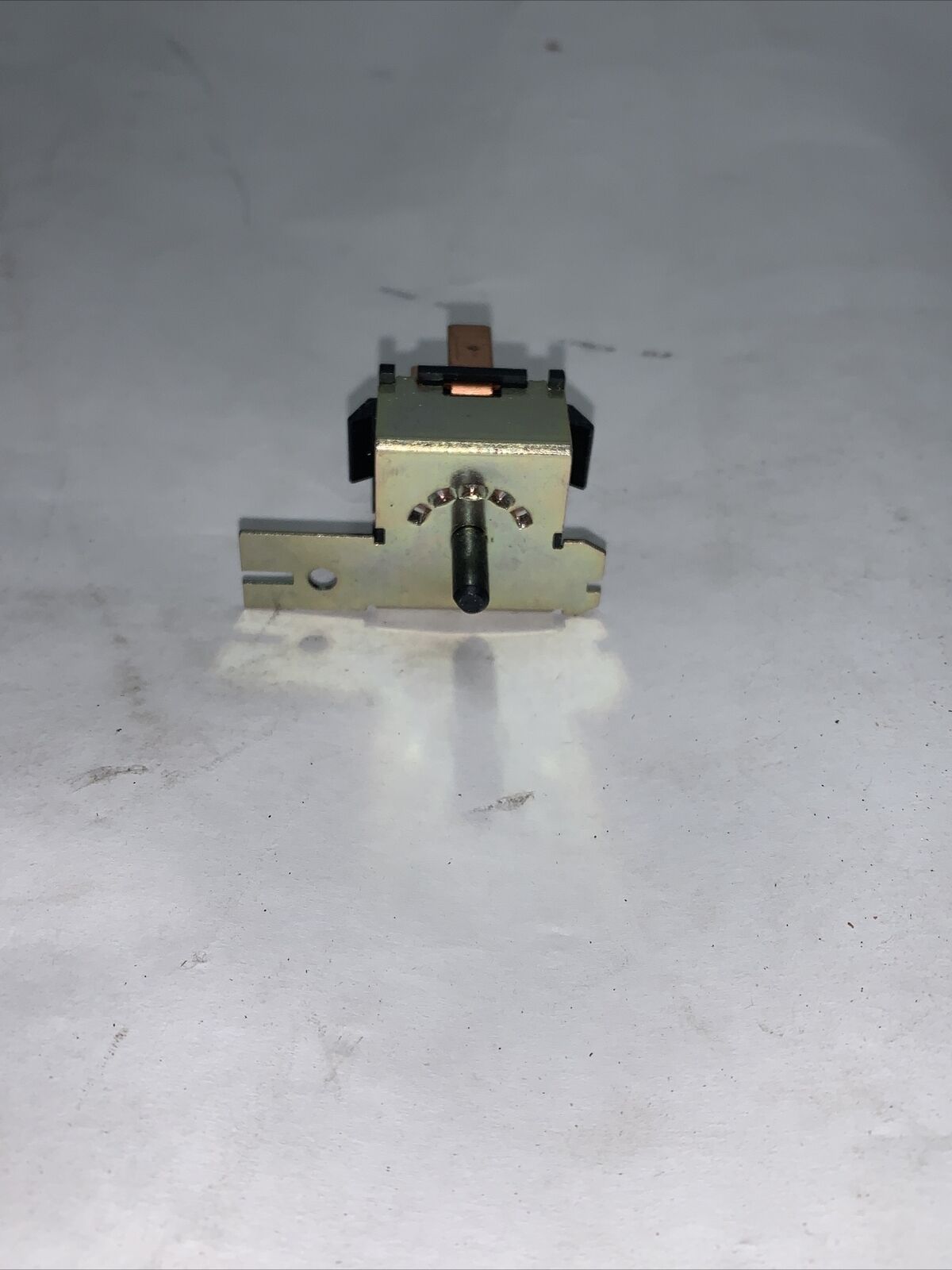 New OEM GM Blower Control Switch 16147657 ( DN4747 Bin DS41)