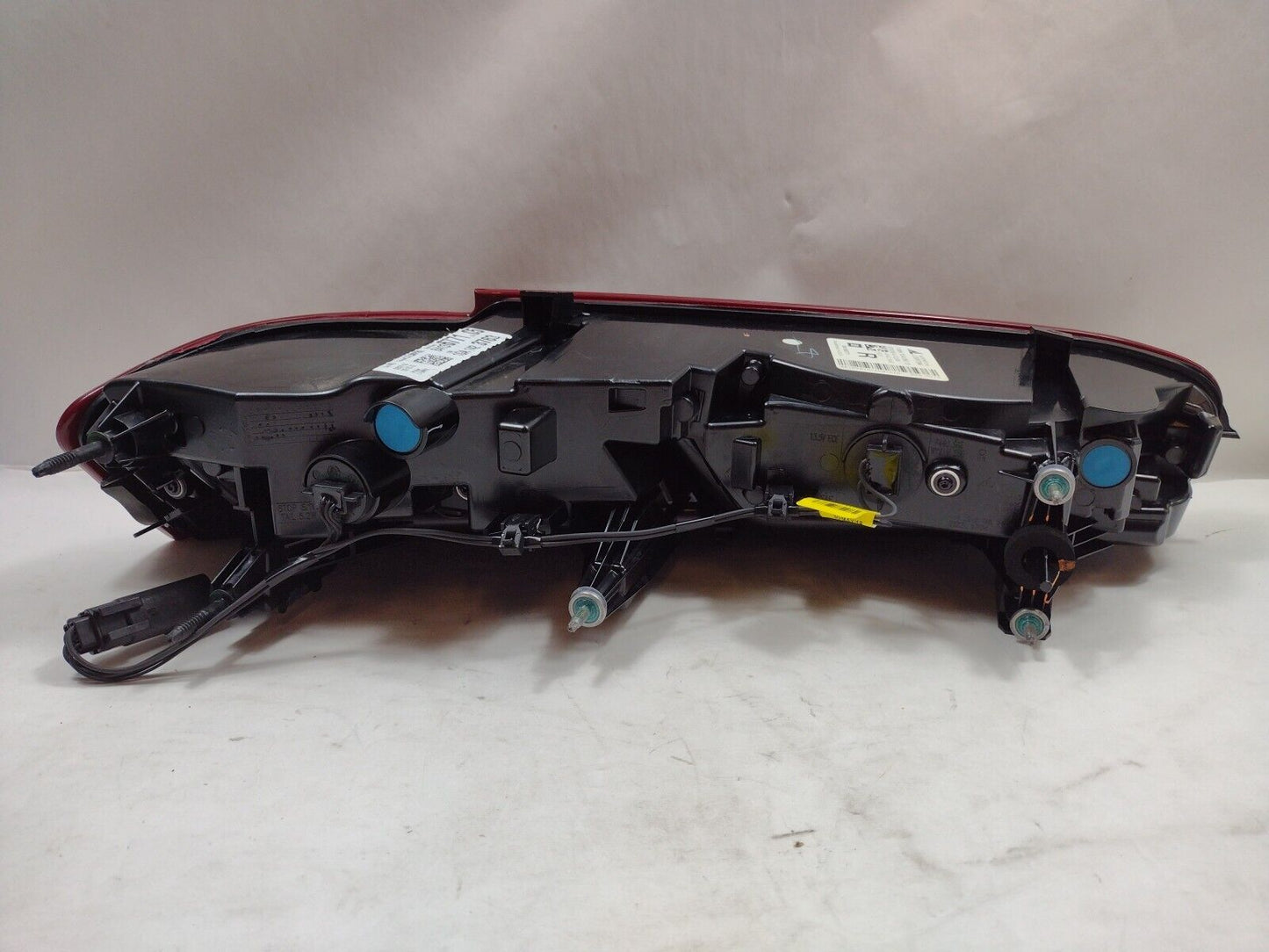 Genuine OEM GM Chevrolet Camaro Passenger Side Tail Light 2016-2018 84136771