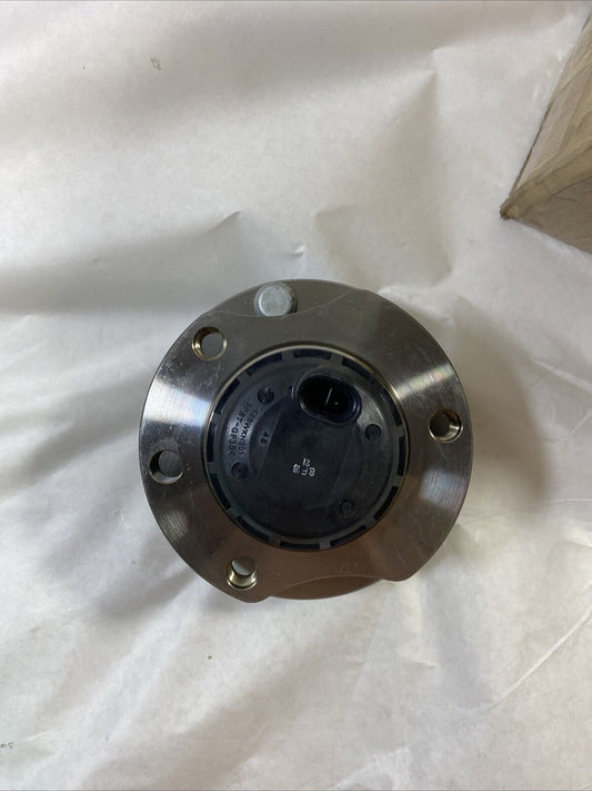 Genuine OEM GM Front Left hand Wheel Hub and Bearing Assembly 2004-2006 92115772