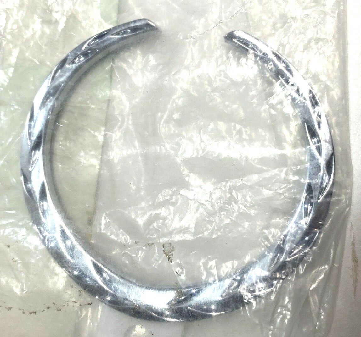 New OEM GM Cadillac DeVille Hood Emblem 2002-05 25722716