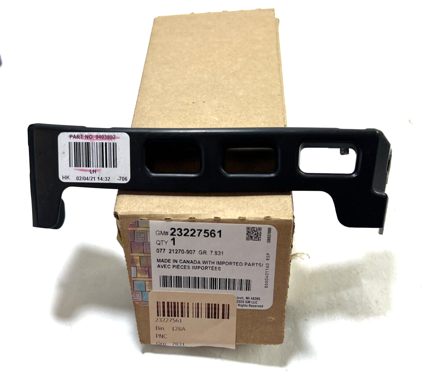 Genuine OEM GM Equinox Front Driver Side Wheelhouse Liner Bracket 18-23 23227561