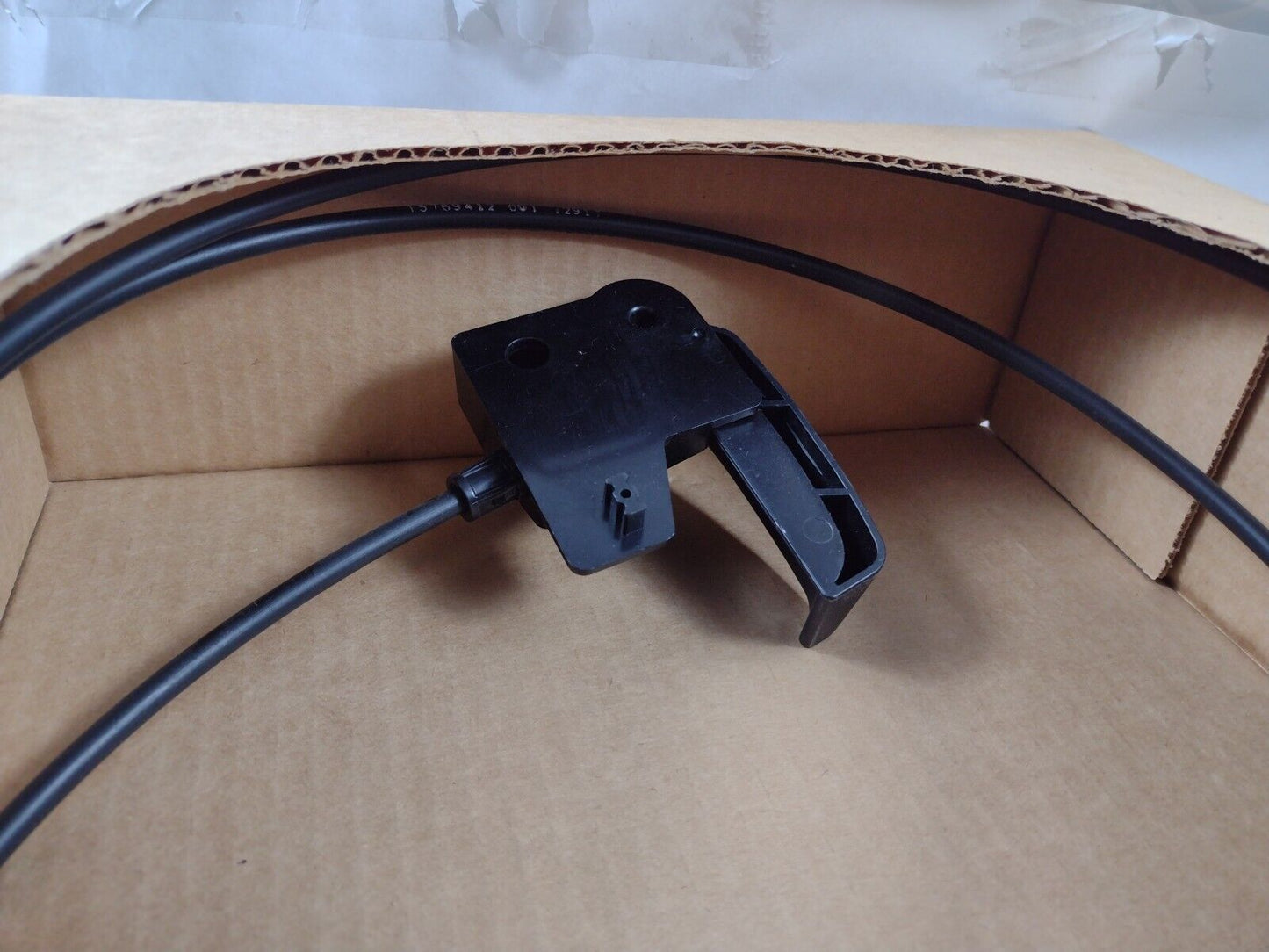 Genuine OEM GM Cadillac Escalade Hood Release Cable 1995-2000 15769412